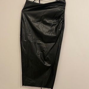 Faux leather midi skirt w slit